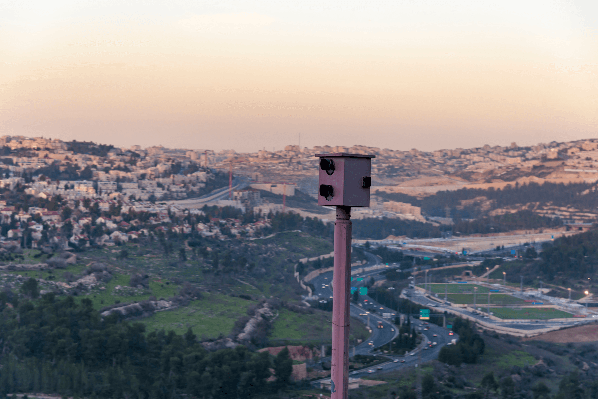 a pole with a Fred-light-camera on it